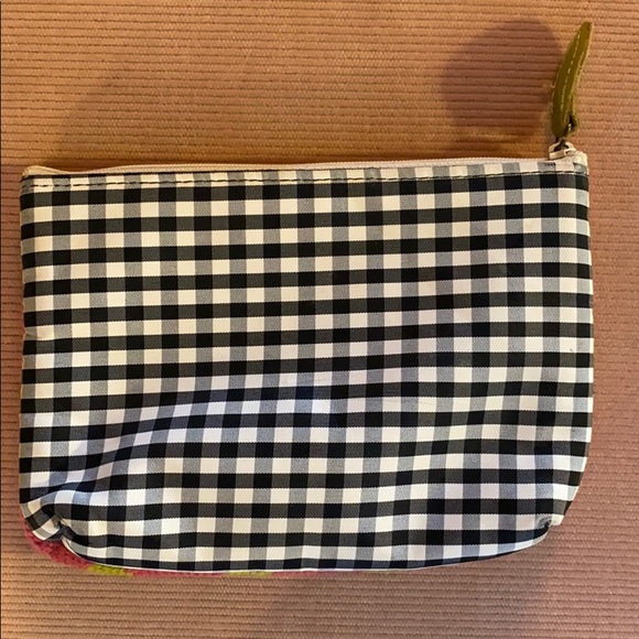 Clever Carriage Makeup 💄 Bag - Picture 9 of 9